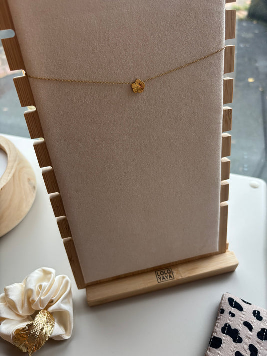 🌼 Collier doré – Pendentif fleur