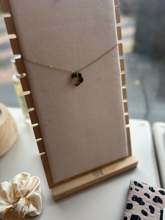 ✨ Collier doré – Pendentif effet écaille